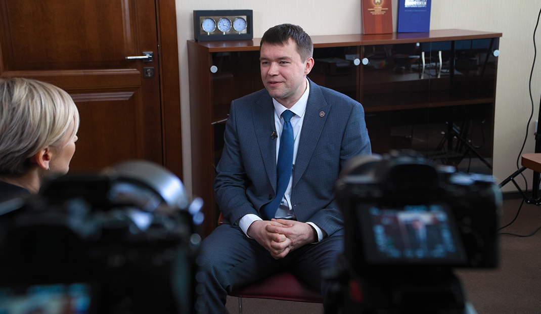 Дмитрий Ярошевич: Правительство последовательно принимает решения, чтобы компенсировать санкционное давление либо снивелировать его Дмитрий Ярошевич: Правительство последовательно принимает решения, чтобы компенсировать санкционное давление либо снивелировать его