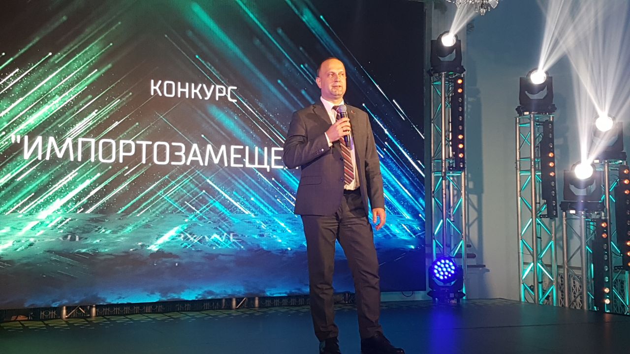 Юрий Чеботарь вручил награды победителям конкурса «Импортозамещение»