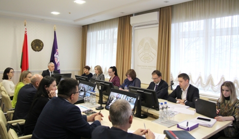 В Минэкономики обсудили админпроцедуры в сферах строительства и транспорта