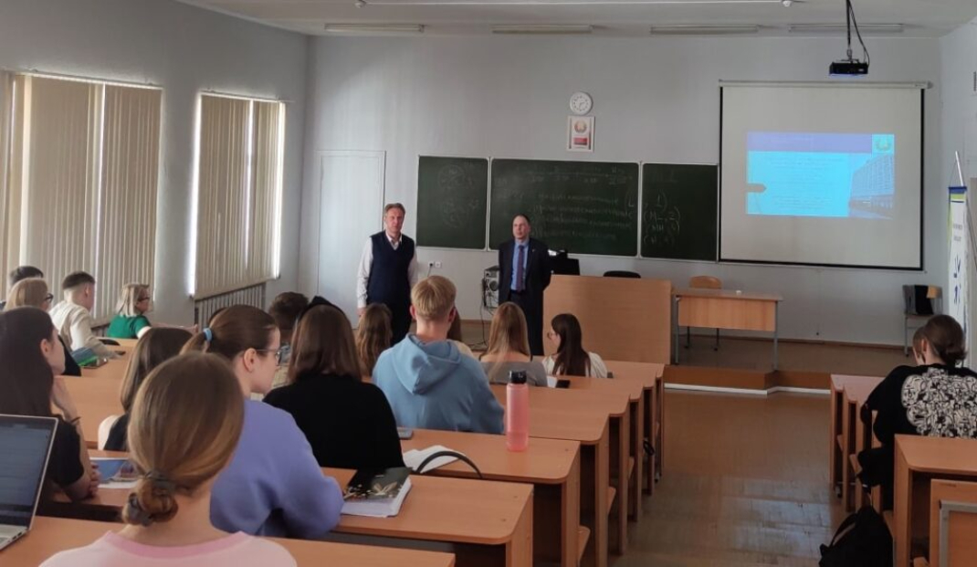 Андрей Гапанович: только компетентный экономист сможет стать успешным кризис-менеджером Андрей Гапанович: только компетентный экономист сможет стать успешным кризис-менеджером