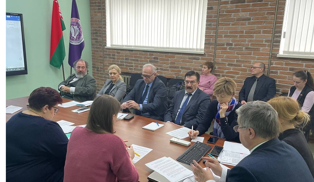В Минэкономики обсудили разработку постановления Правительства о типовых уставах юрлиц В Минэкономики обсудили разработку постановления Правительства о типовых уставах юрлиц