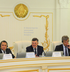 Владимир Зиновский, Александр Заборовский и иностранные гости на 12 заседании МИКС