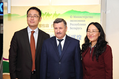 Владимир Зиновский и Александр Ярошенко на открытии белорусско-китайского бизнесс-форума и выставке "Товары автономных районов КНР"